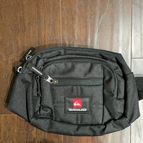 quicksilver fanny pack